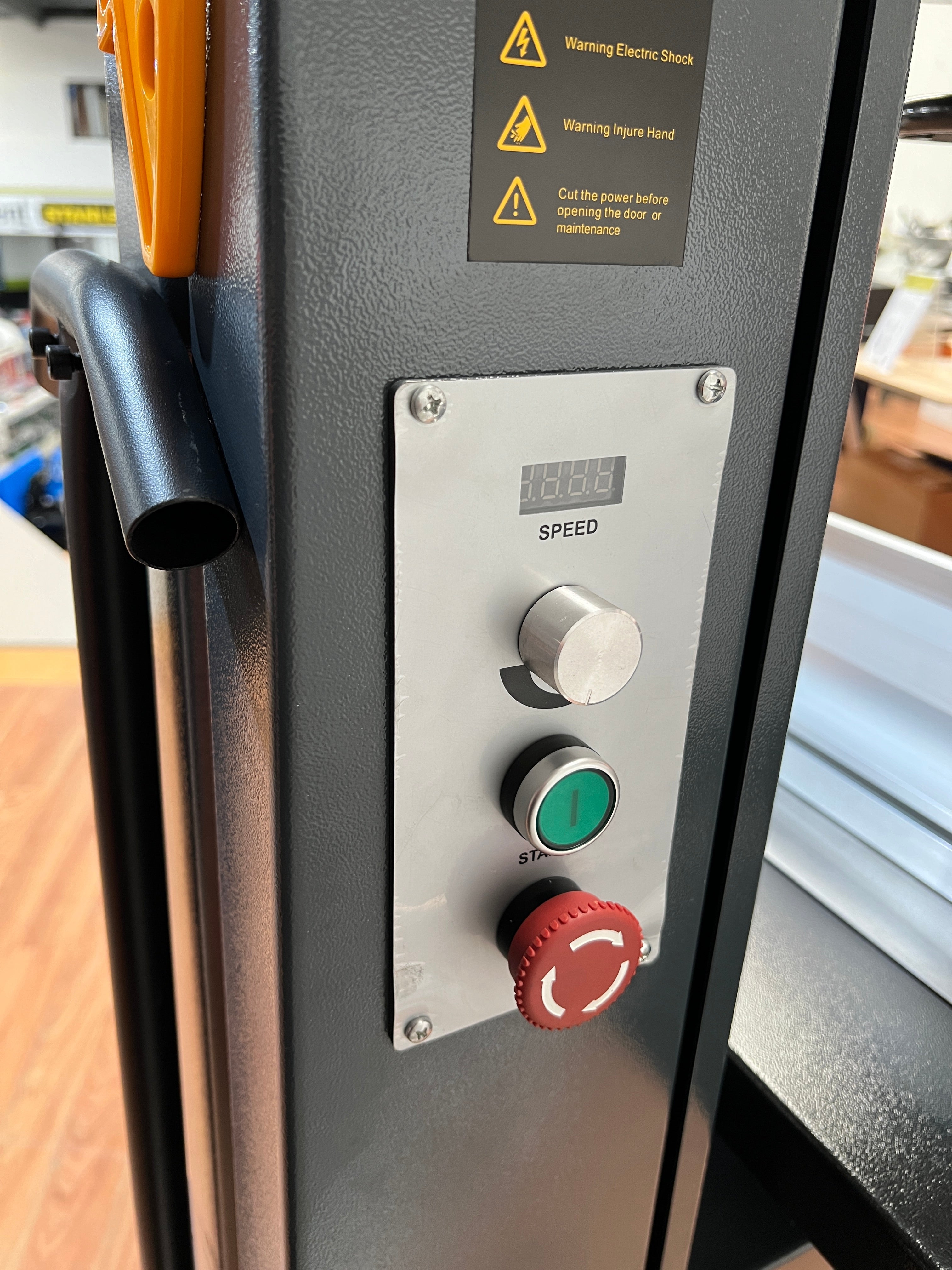 Woodfast 450mm (18") Deluxe Wood / Metal Bandsaw with Electronic Variable Speed 2.5HP 240V BS450A-EVS