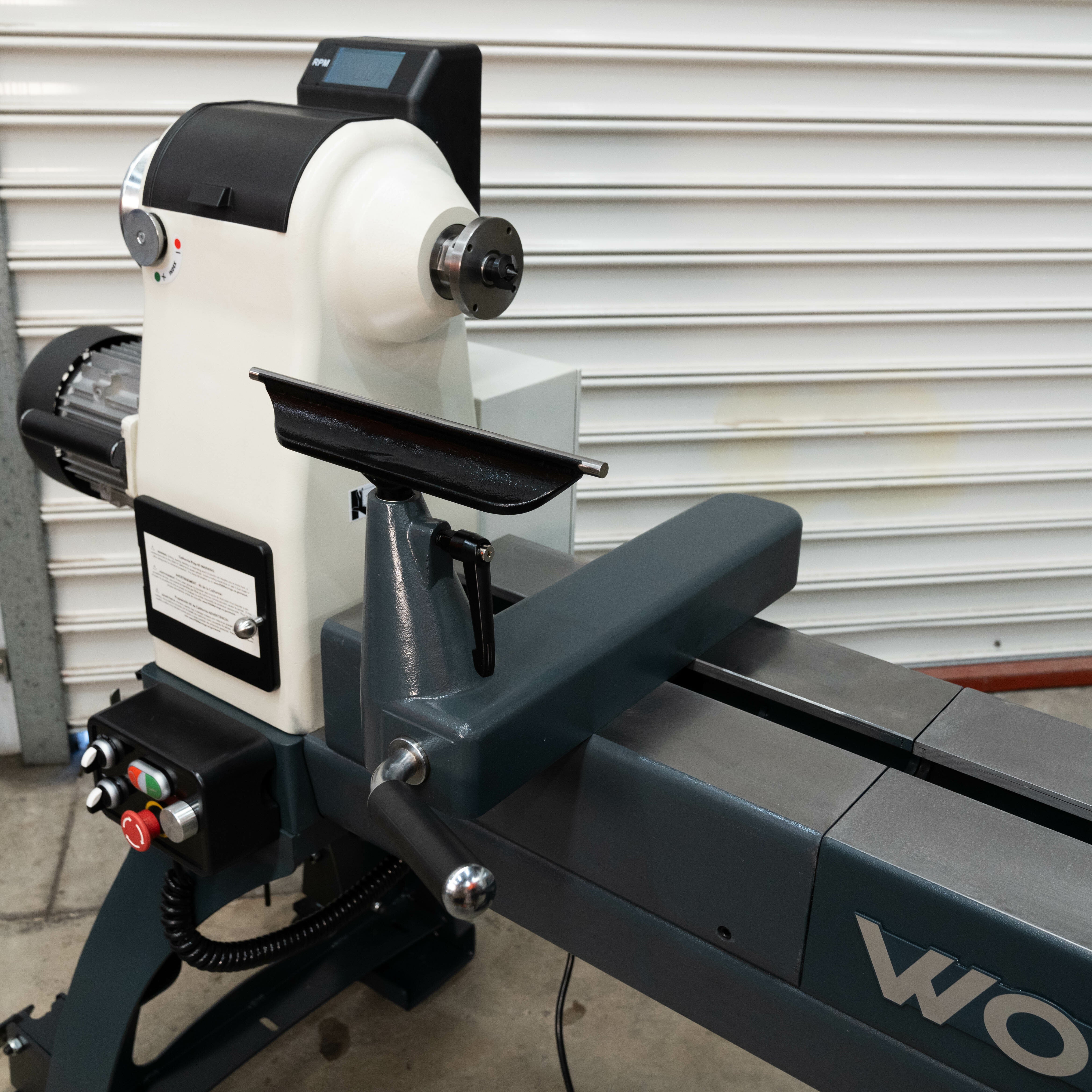 762mm (30") Swing x 1060mm (40") Between Centres Super Heavy Duty Wood Lathe 3HP  WL3040A by Woodfast